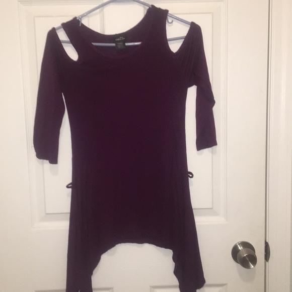 Open shoulder top - Picture 2 of 2